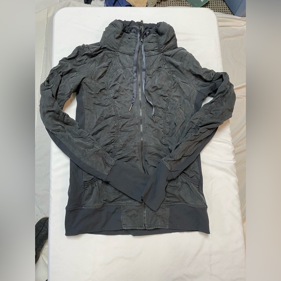 Lululemon reversible jacket - Picture 6 of 6